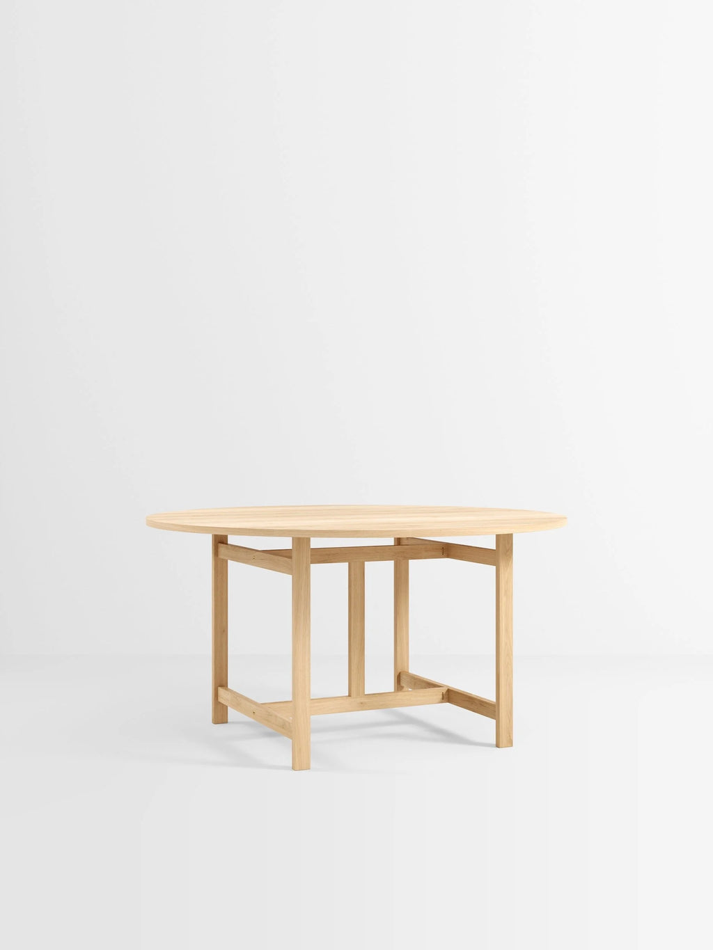 MOEBE – Round Dining Table