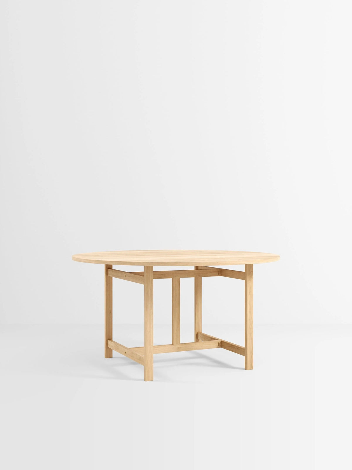 MOEBE – Round Dining Table