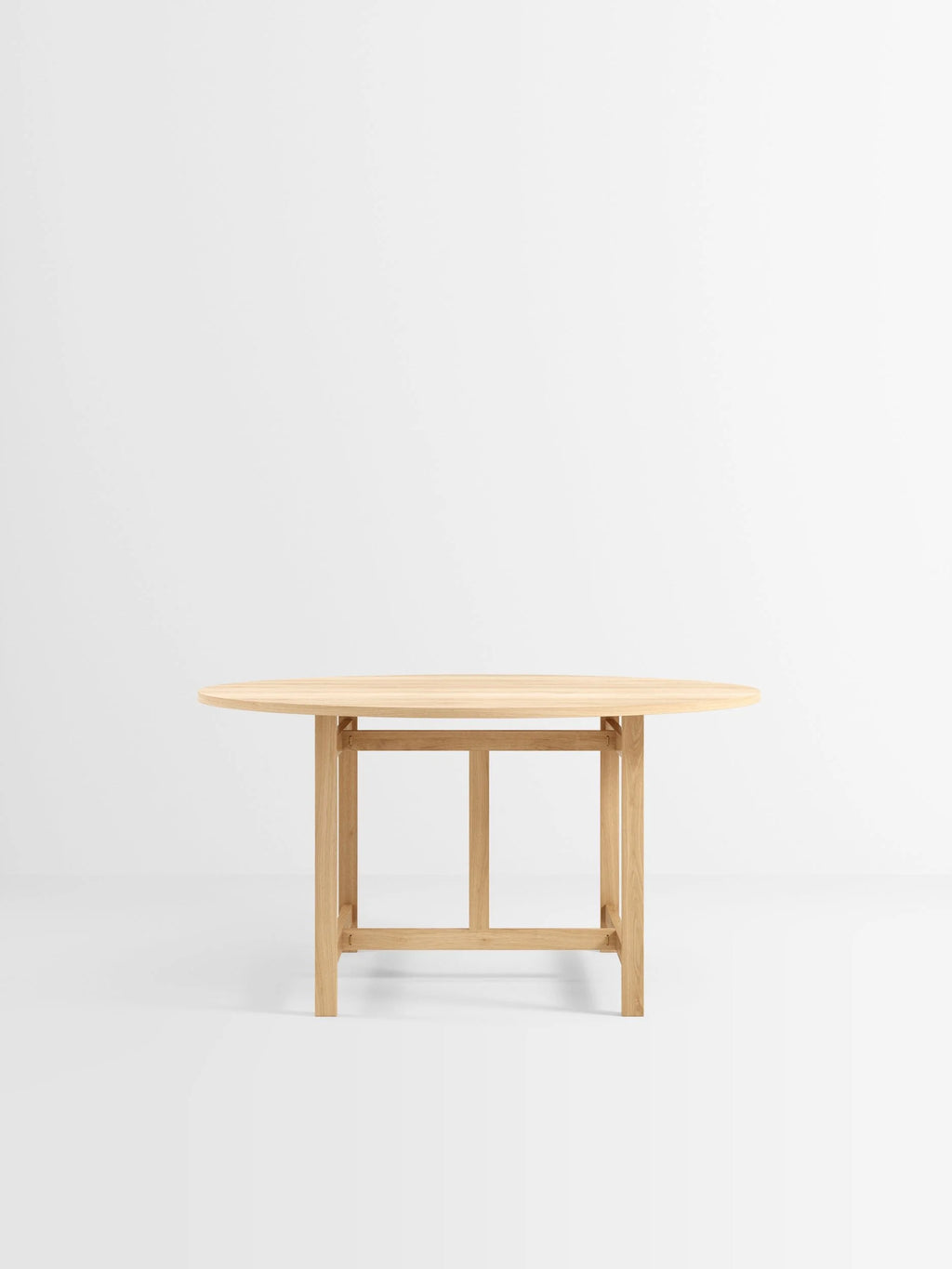 MOEBE – Round Dining Table