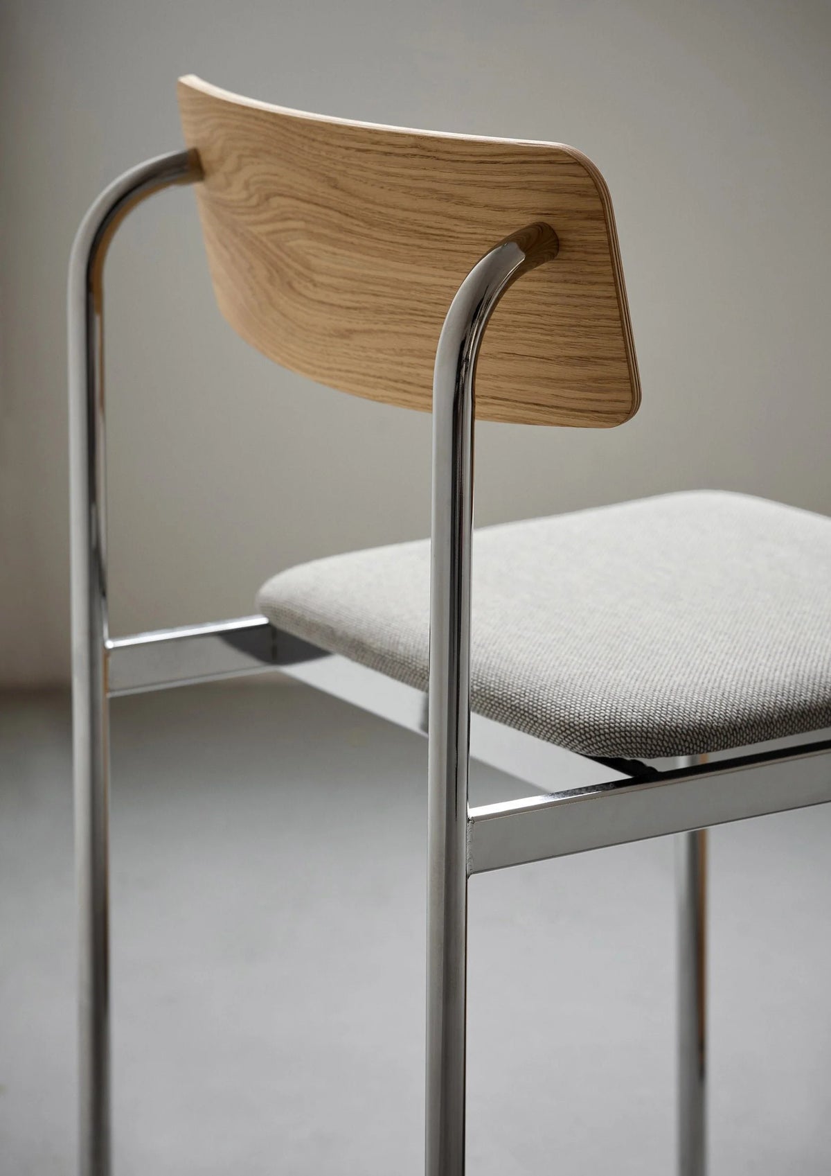 MOEBE – Offset Chair