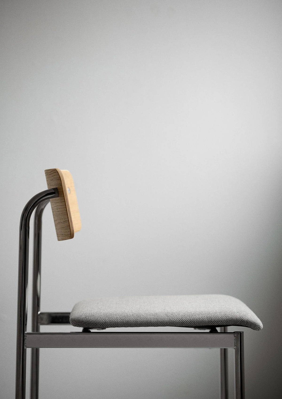 MOEBE – Offset Chair