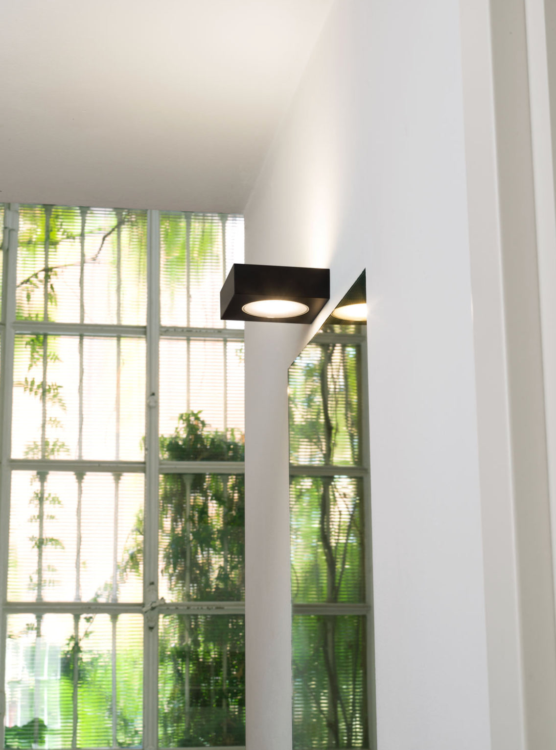 Nemo – Fix Wall White