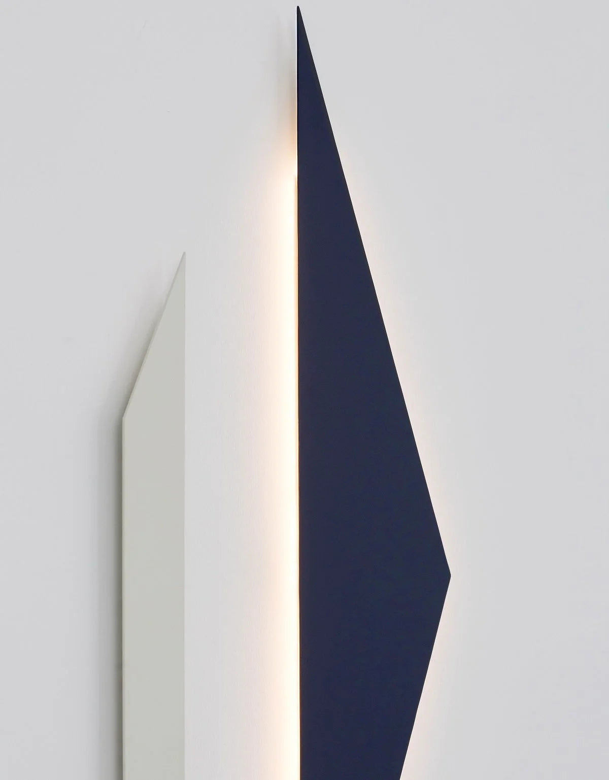 Valerie Objects – Wall Lamp Blue Tramonto 01