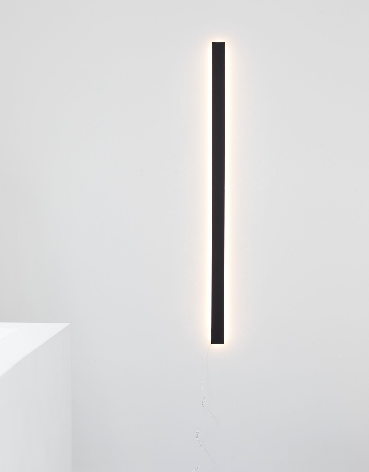 Valerie Objects – Wall Lamp Black Tramonto 03