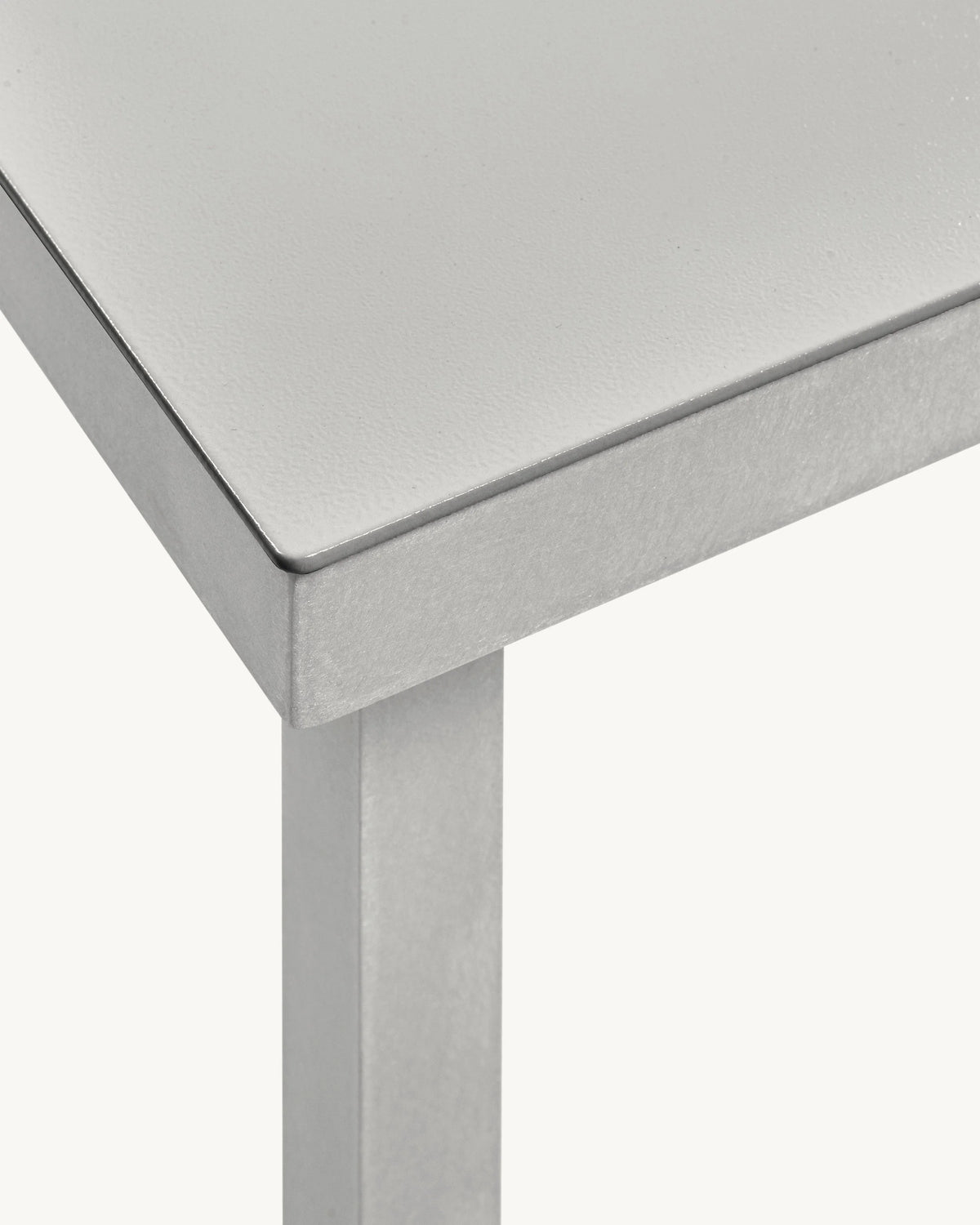 Valerie Objects – Bench Alu