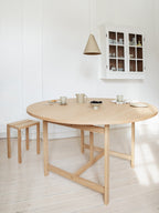 MOEBE – Round Dining Table