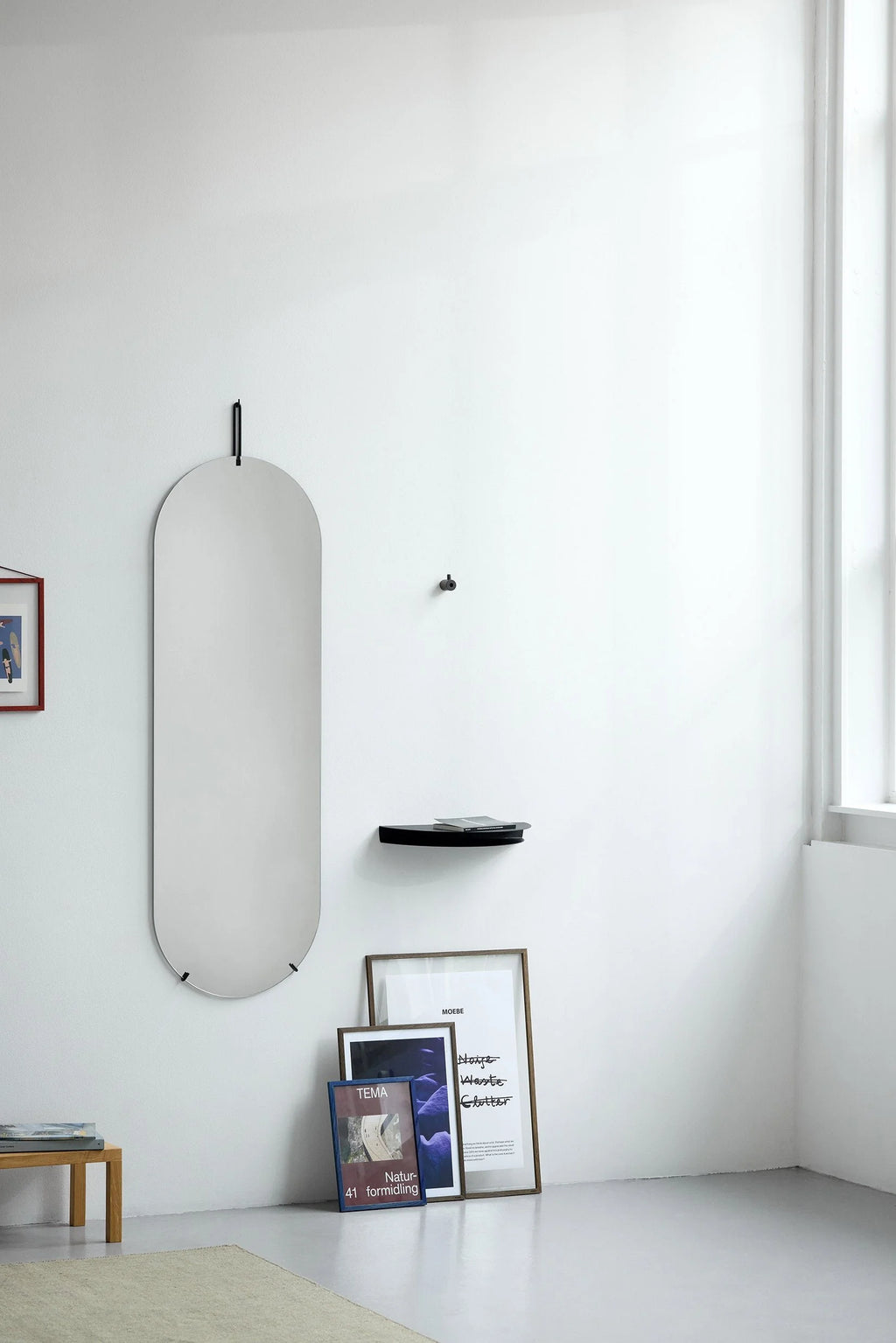 MOEBE – Half Moon Shelf