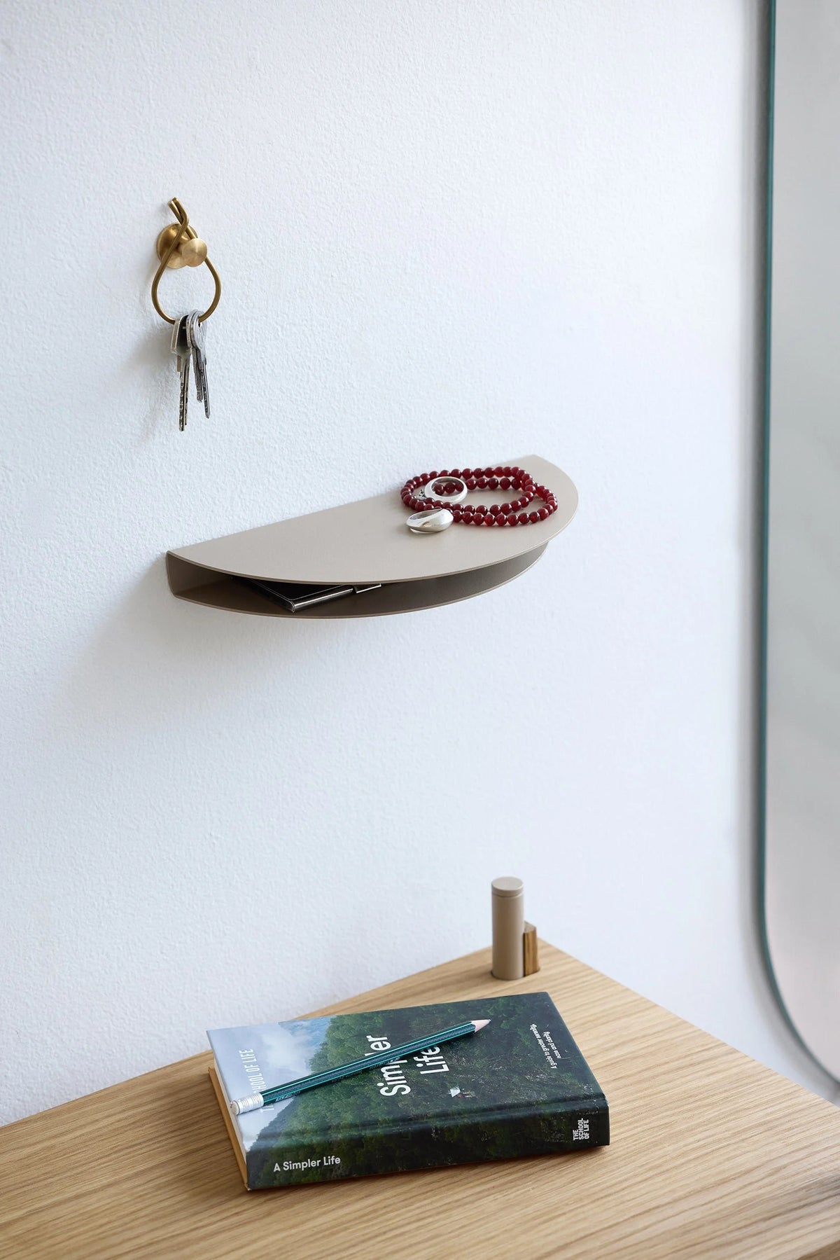 MOEBE – Half Moon Shelf