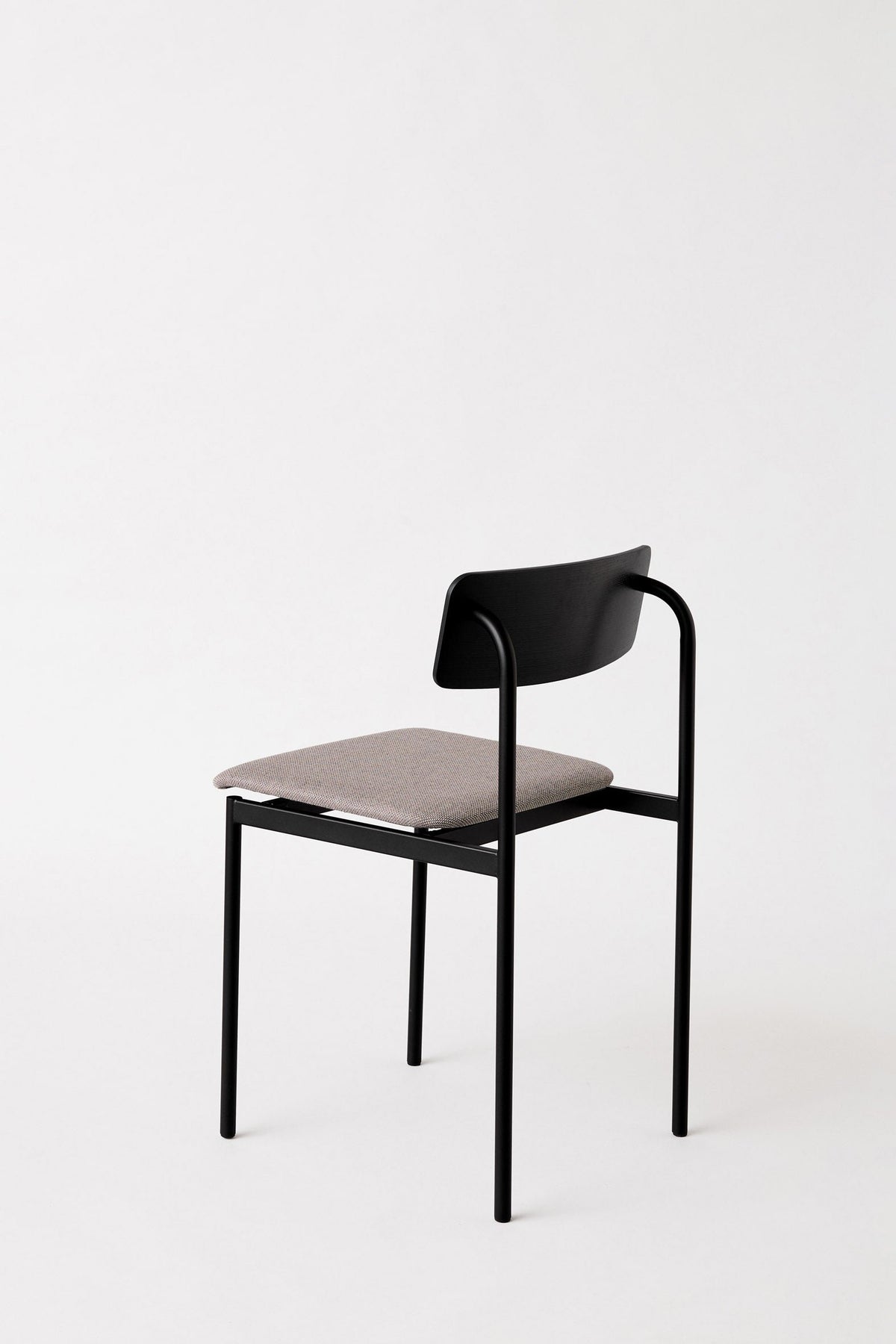 MOEBE – Offset Chair