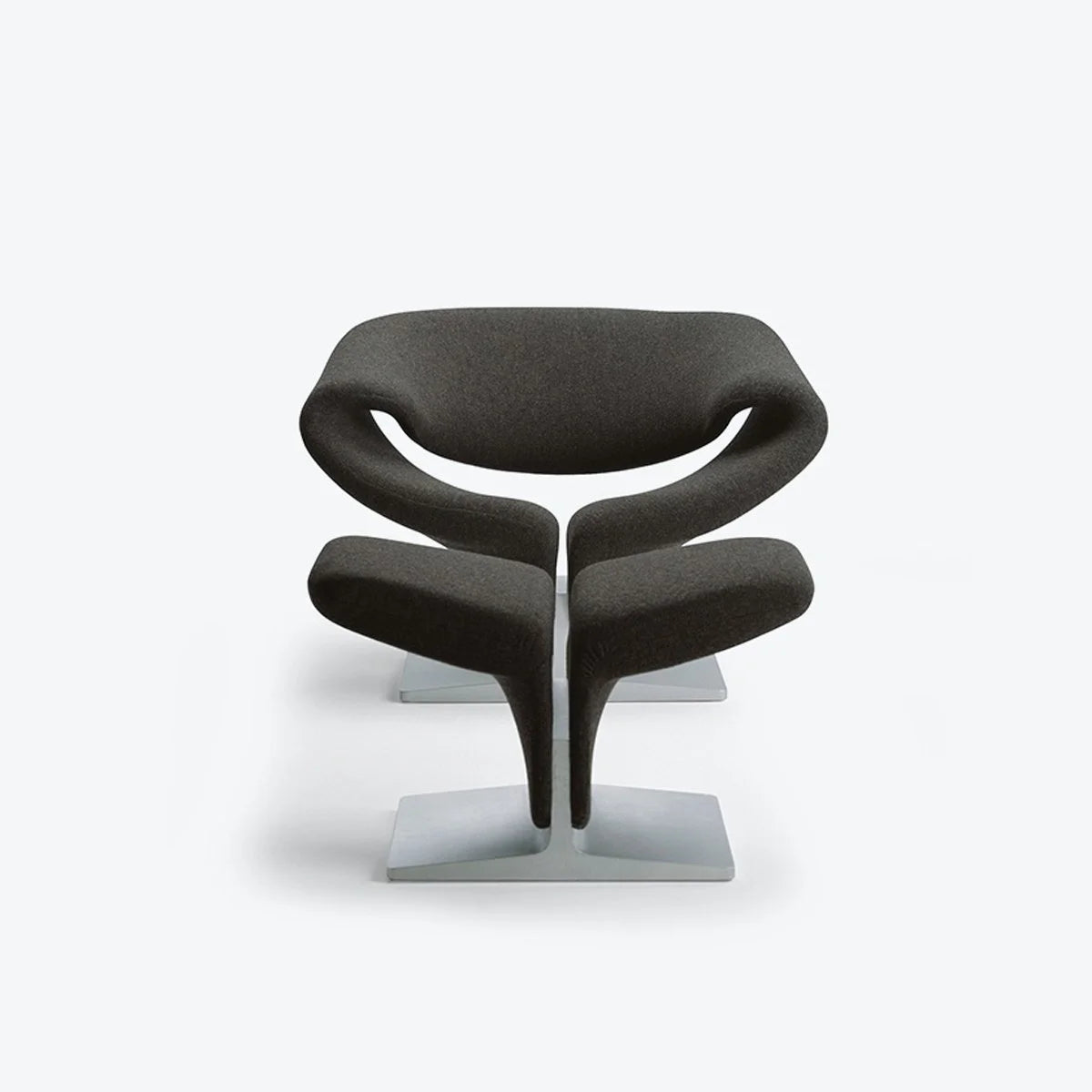 Artifort – Ribbon Chair / Black