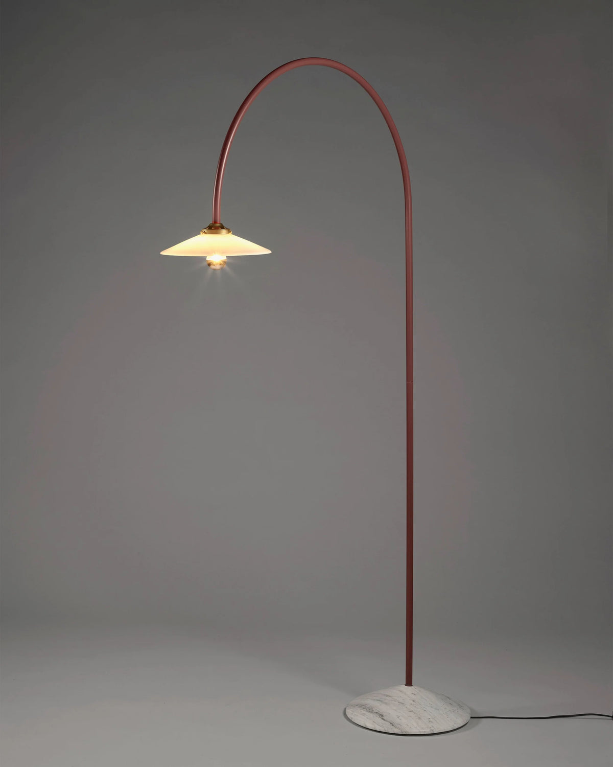 Valerie Objects – Standing Lamp Marble N°2 Menie Red