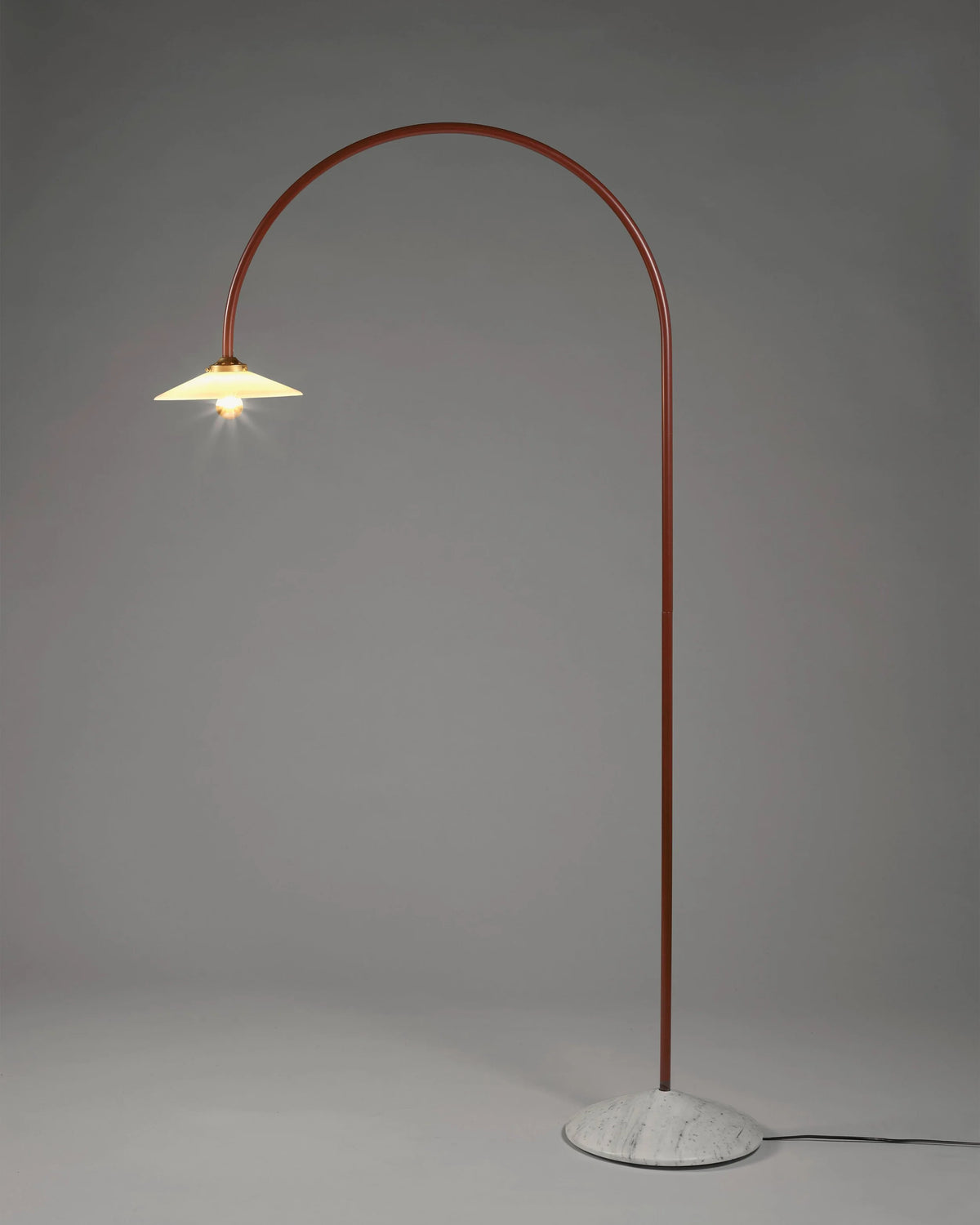 Valerie Objects – Standing Lamp Marble N°2 Menie Red