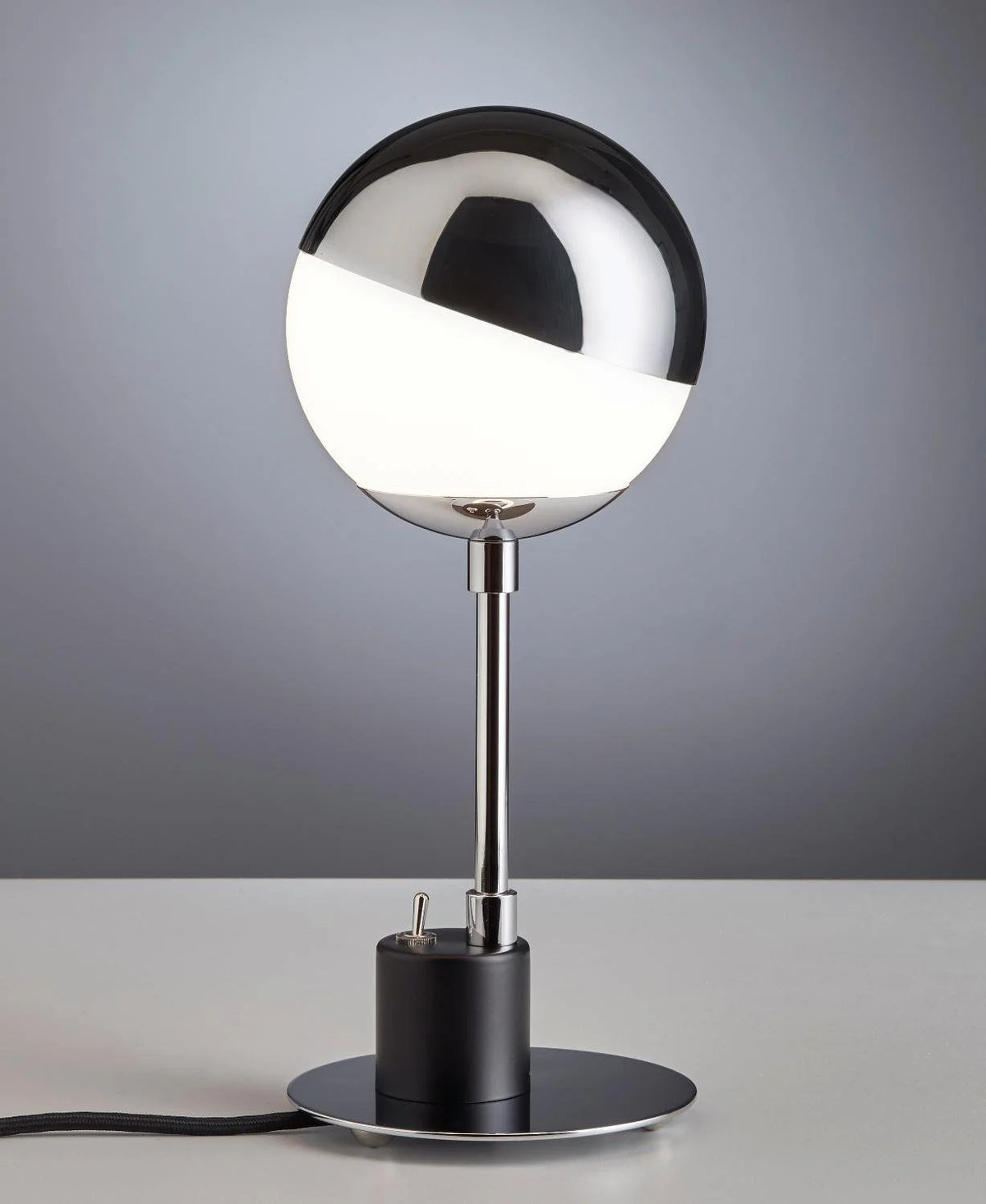Tecnolumen – Bauhaus Table Lamp – SF 28