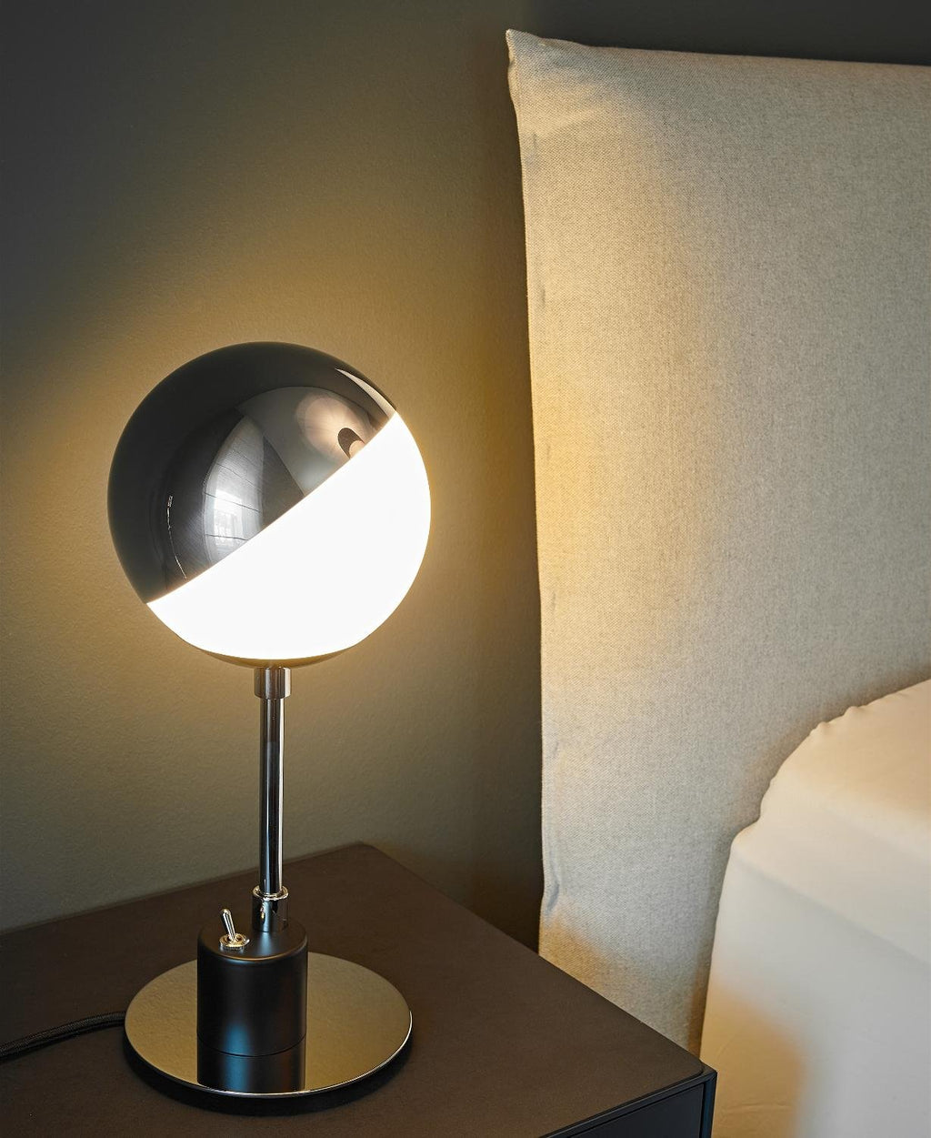 Tecnolumen – Bauhaus Table Lamp – SF 28
