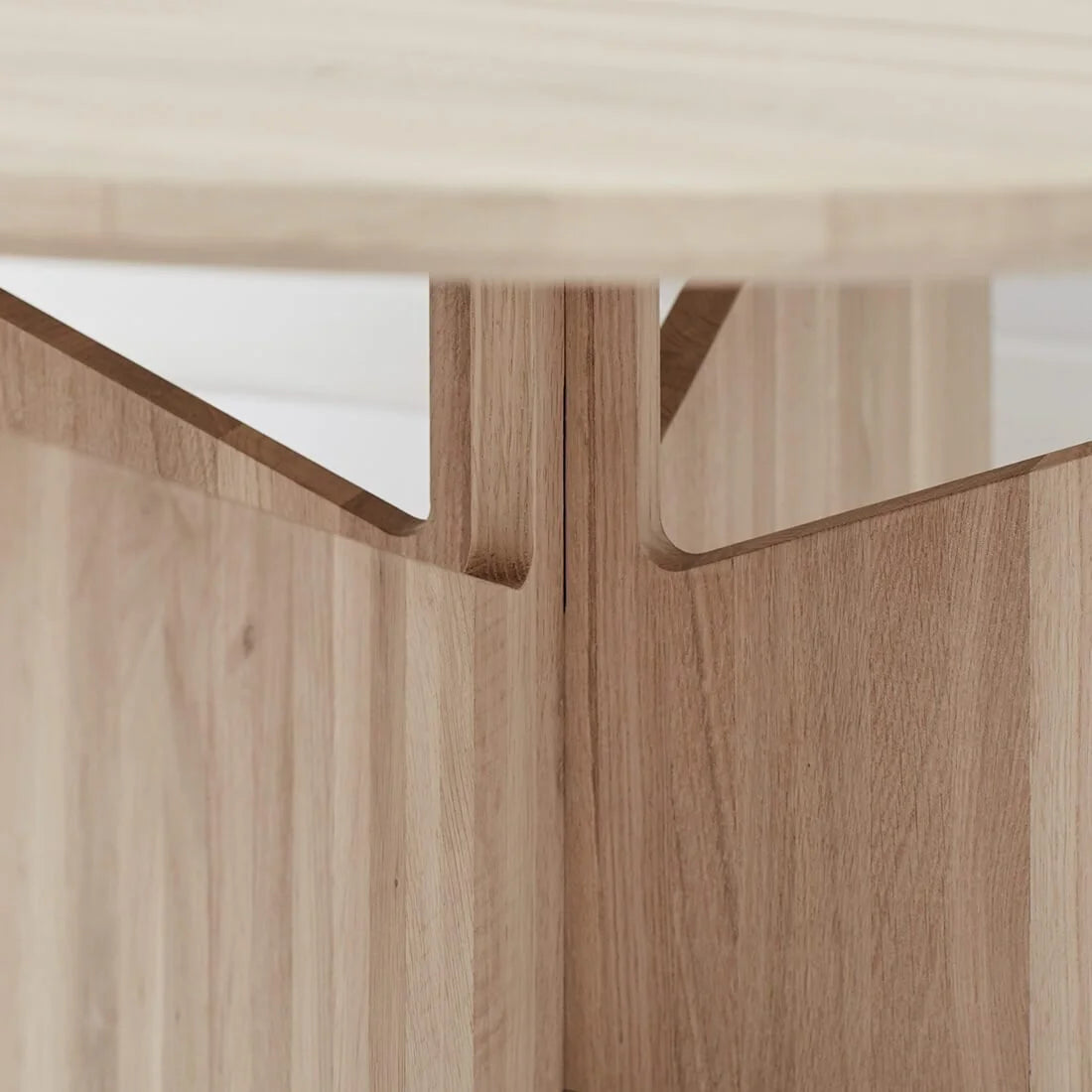 Kristina Dam – XL Table - Oak